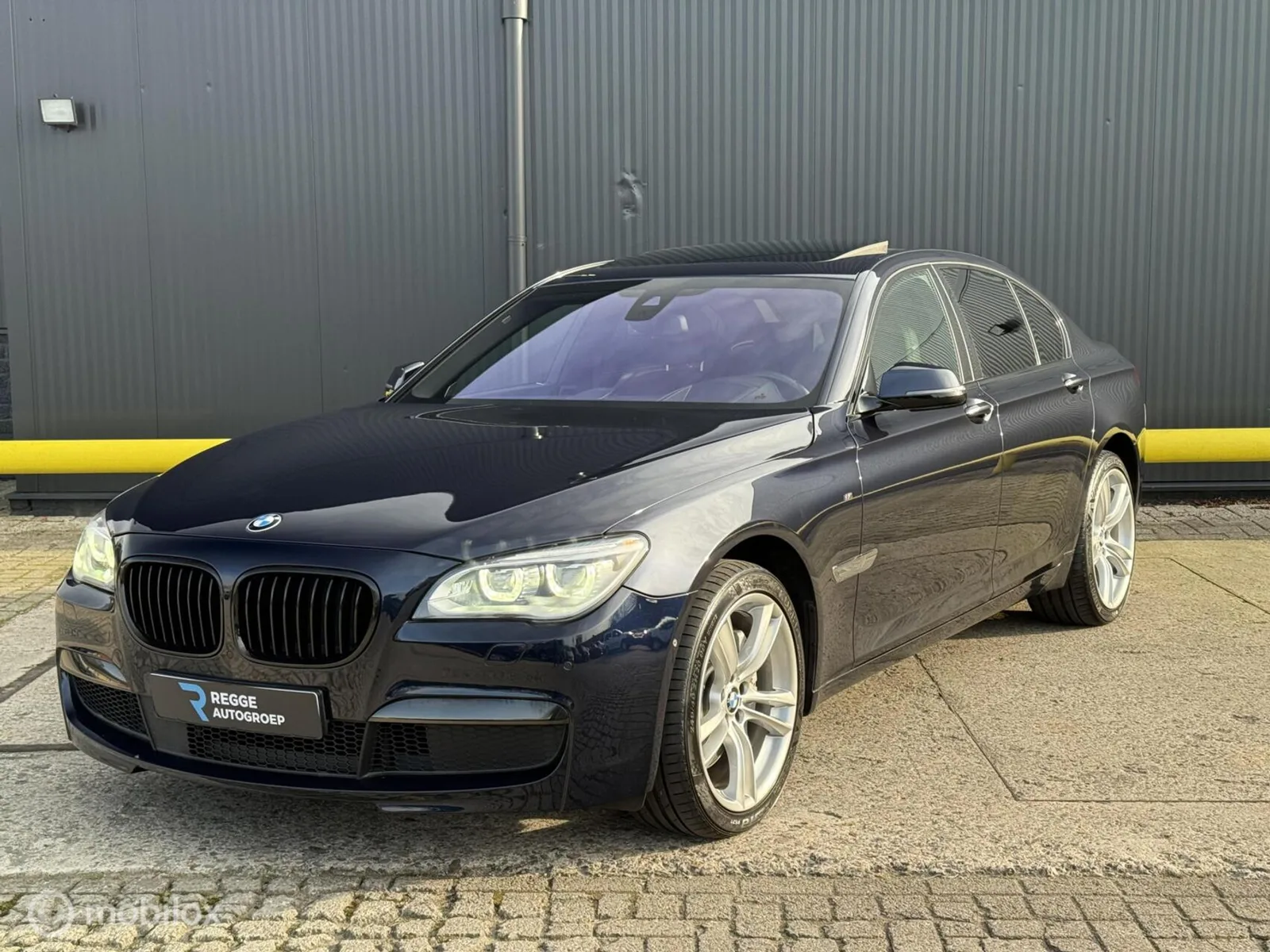 BMW 7-Serie (2014) — foto 1