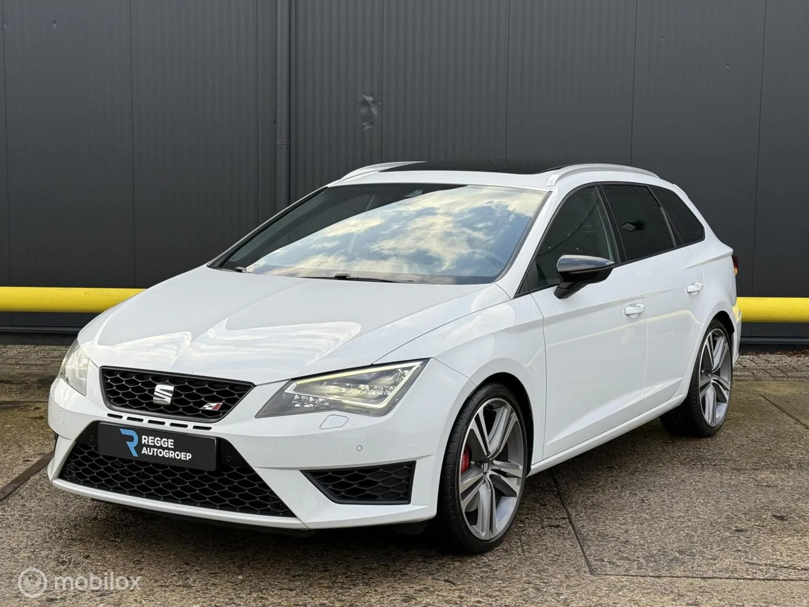 SEAT Leon (2016) — foto 1