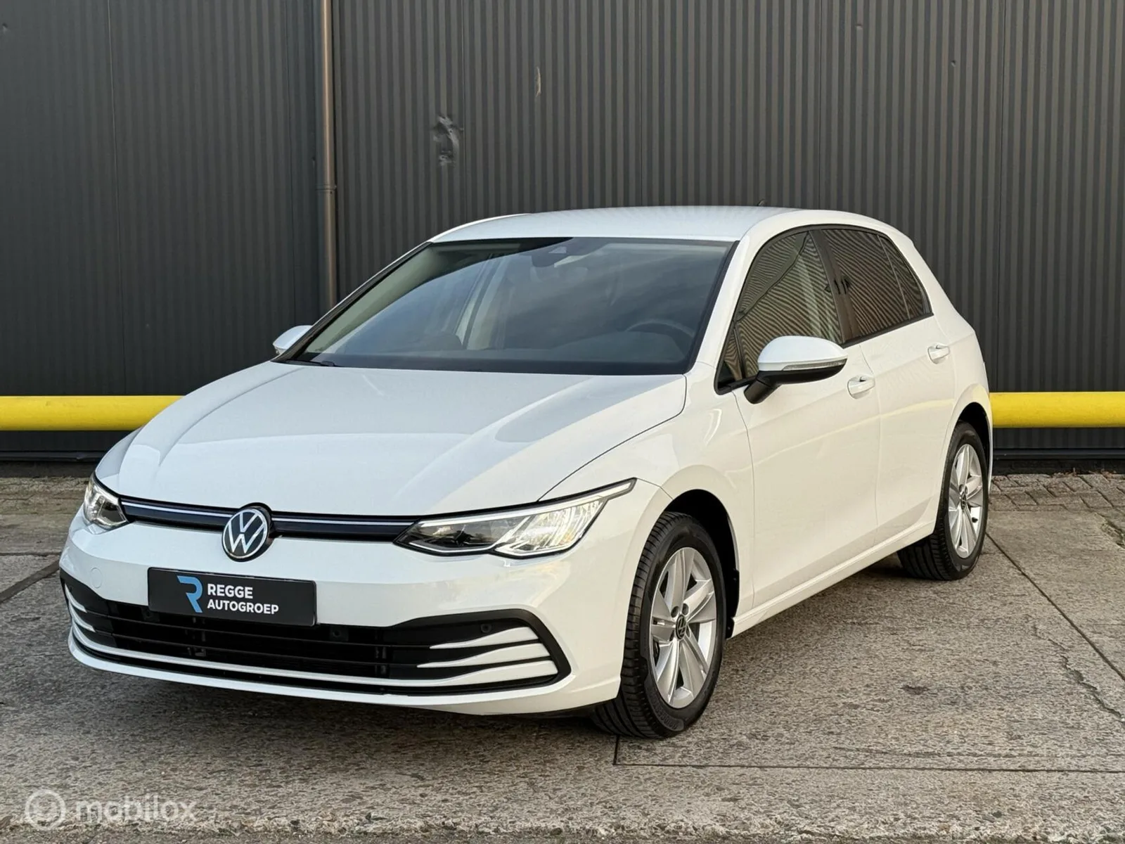 Volkswagen Golf (2023) — foto 1