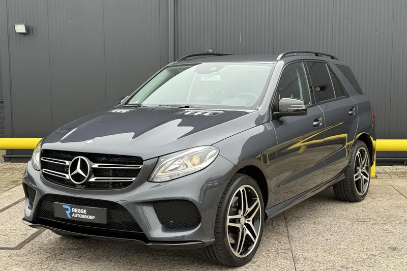 Mercedes-Benz Mercedes (2015)