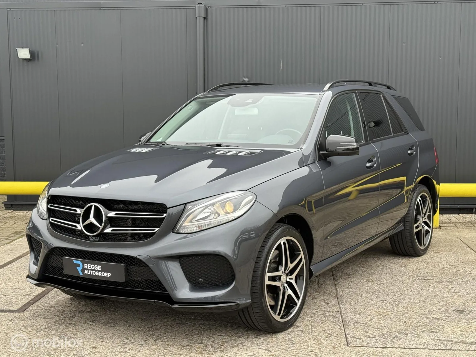 Mercedes-Benz Mercedes (2015) — foto 1