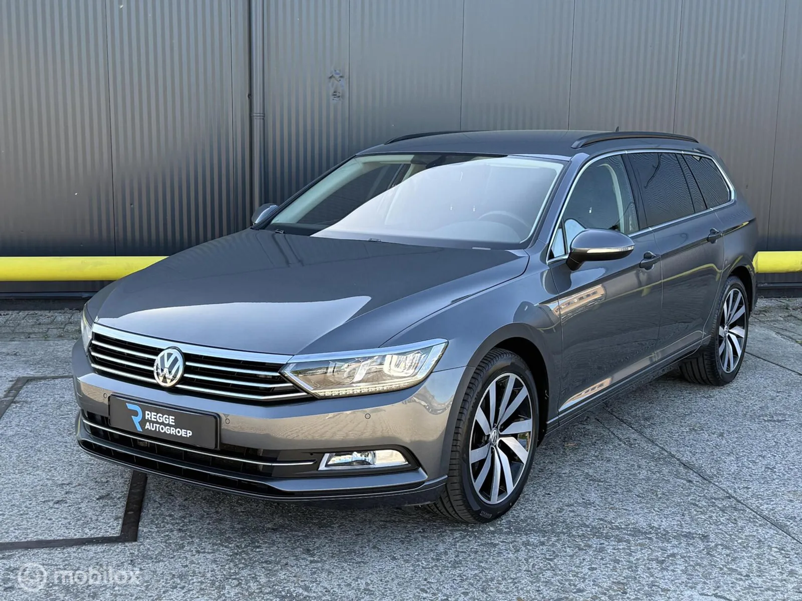 Volkswagen Passat (2015) — foto 1