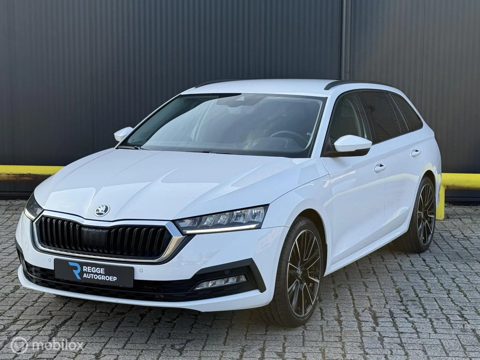 Škoda Octavia (2023) — foto 1