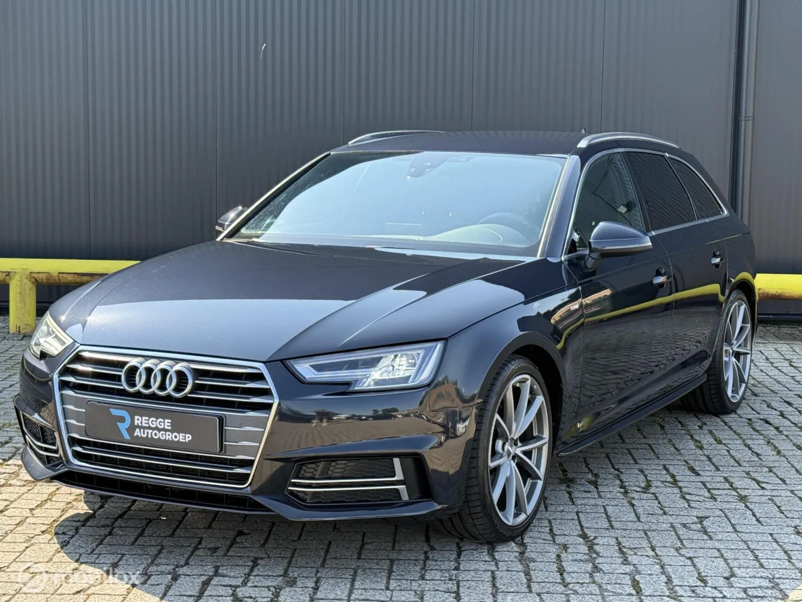 Audi A4 (2018) — foto 1