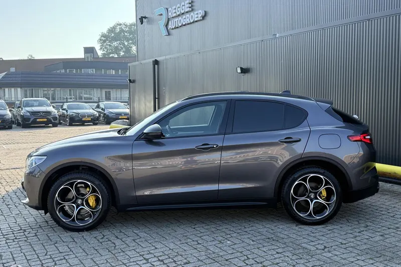 Alfa Romeo Stelvio (2020)