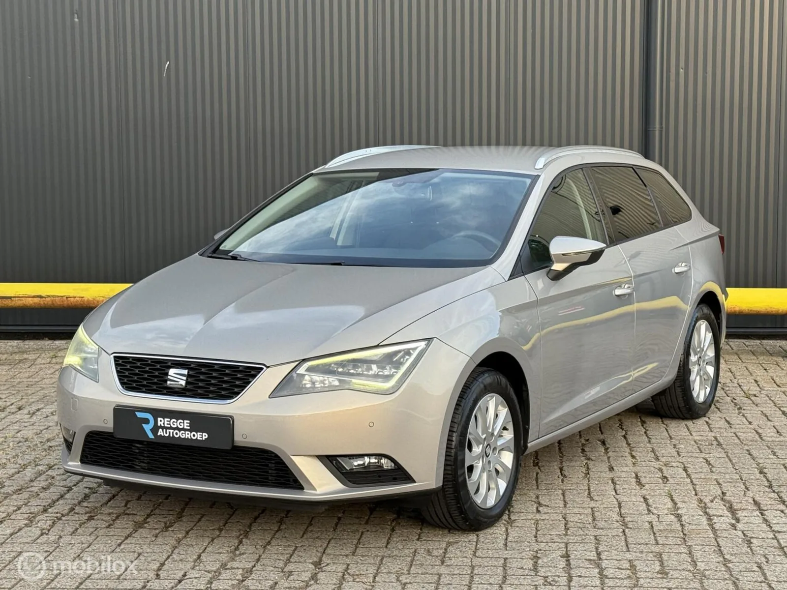 SEAT Leon (2014) — foto 1