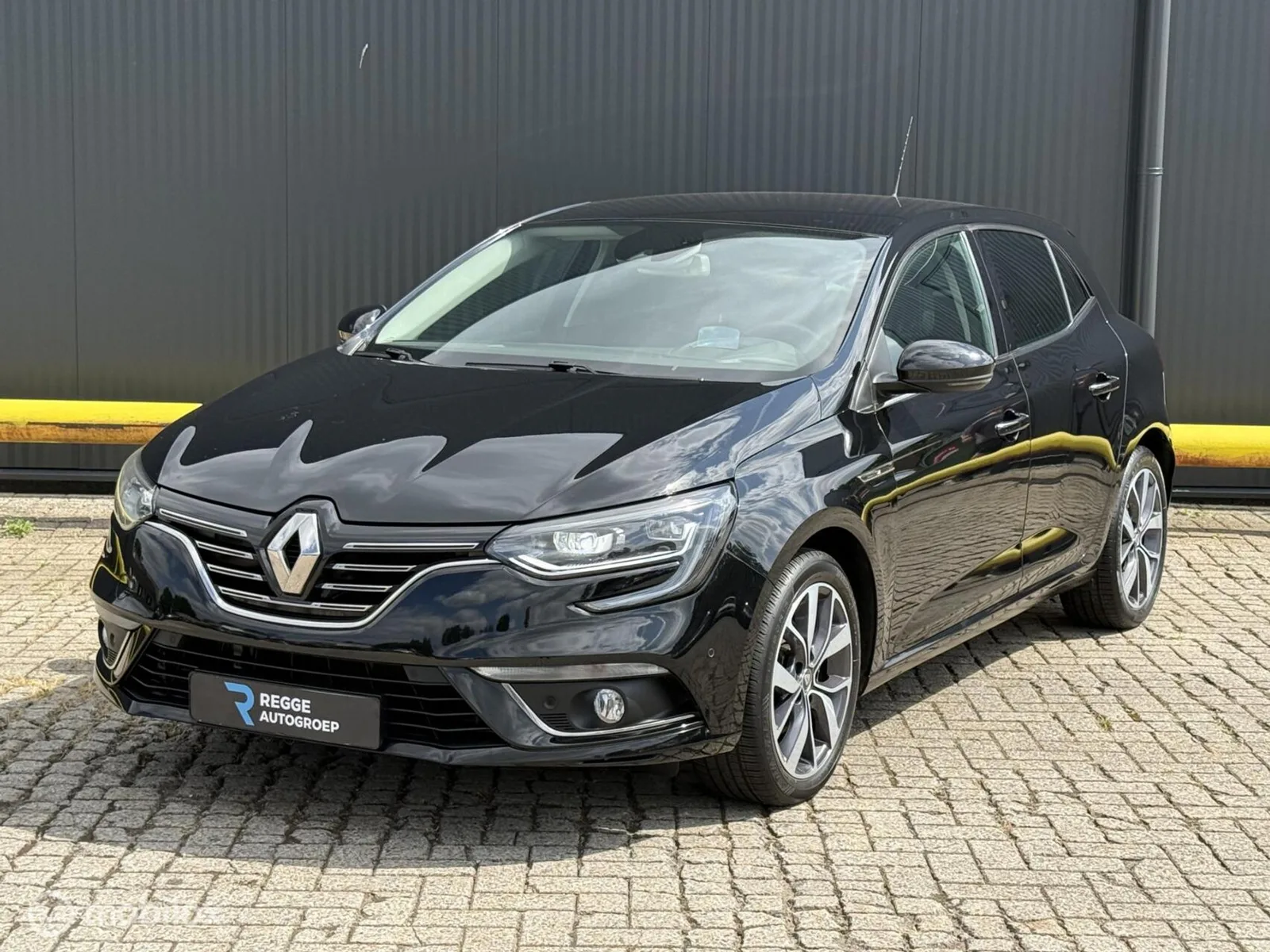 Renault Mégane (2016) — foto 1