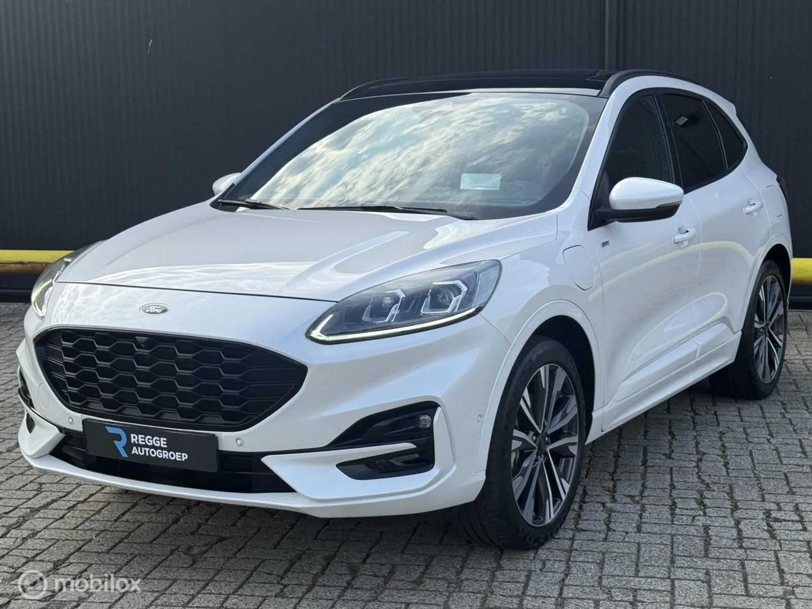 Ford Kuga (2021) — foto 1
