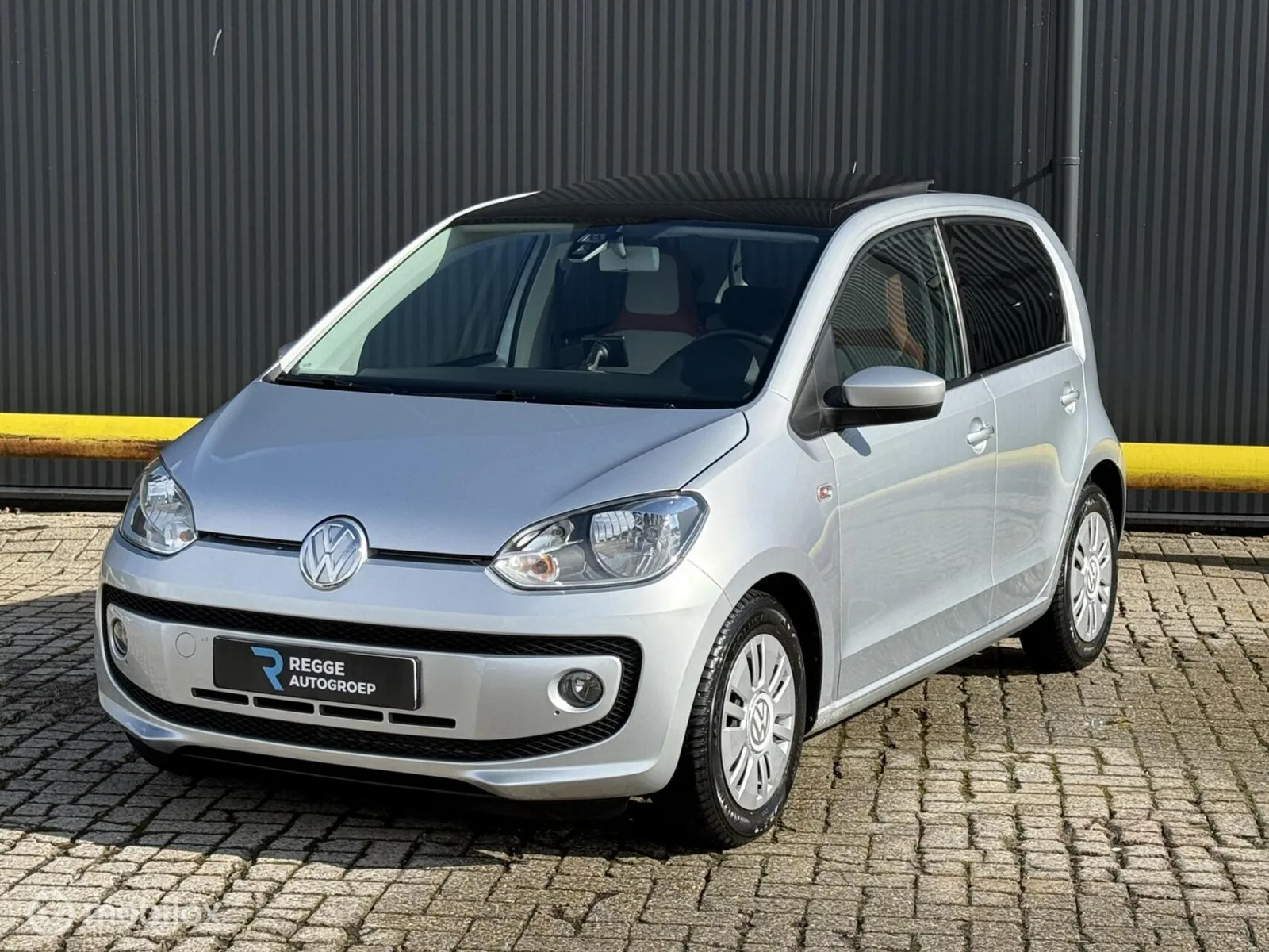 Volkswagen Up! (2012) — foto 1