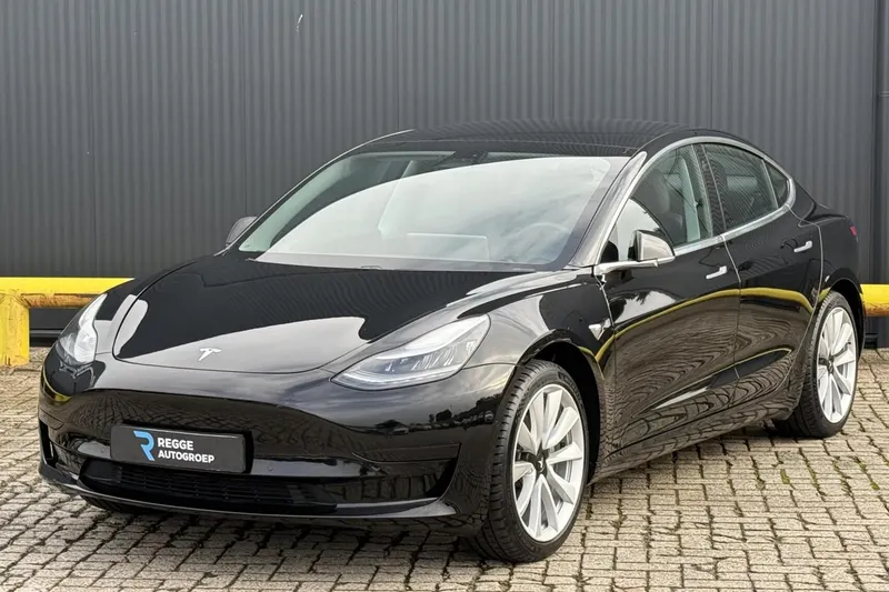 Tesla Model 3 (2019)