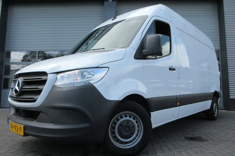 Mercedes-Benz Sprinter (2023)