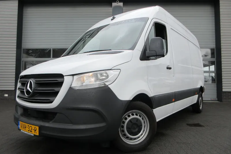 Mercedes-Benz Sprinter (2023)