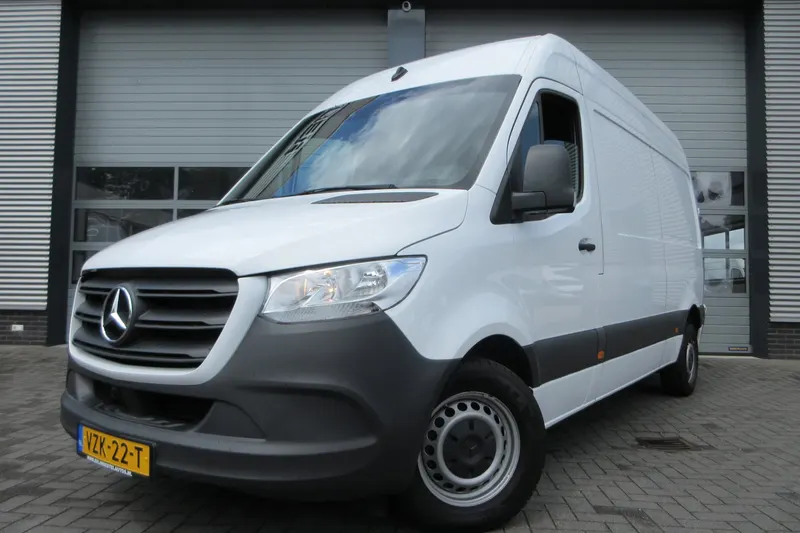 Mercedes-Benz Sprinter (2023)