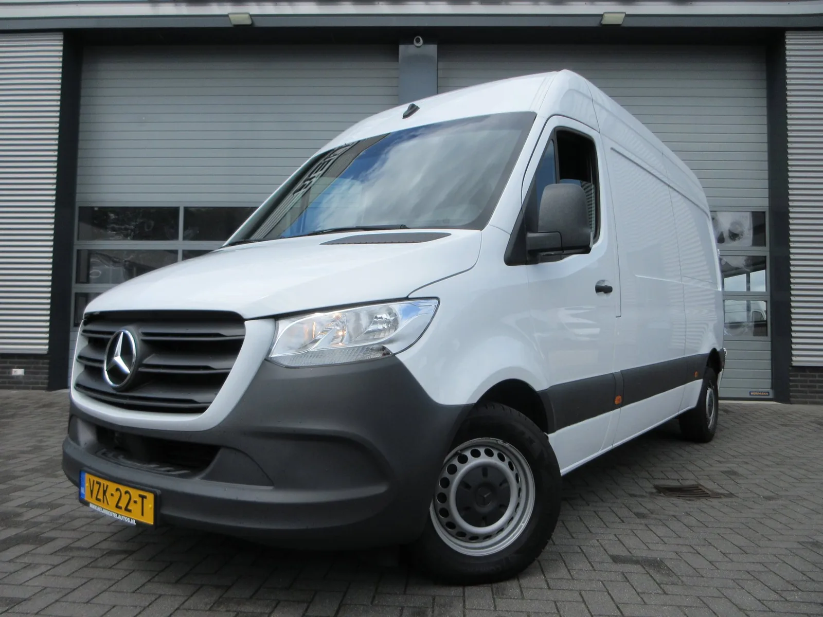 Mercedes-Benz Sprinter (2023) — foto 1