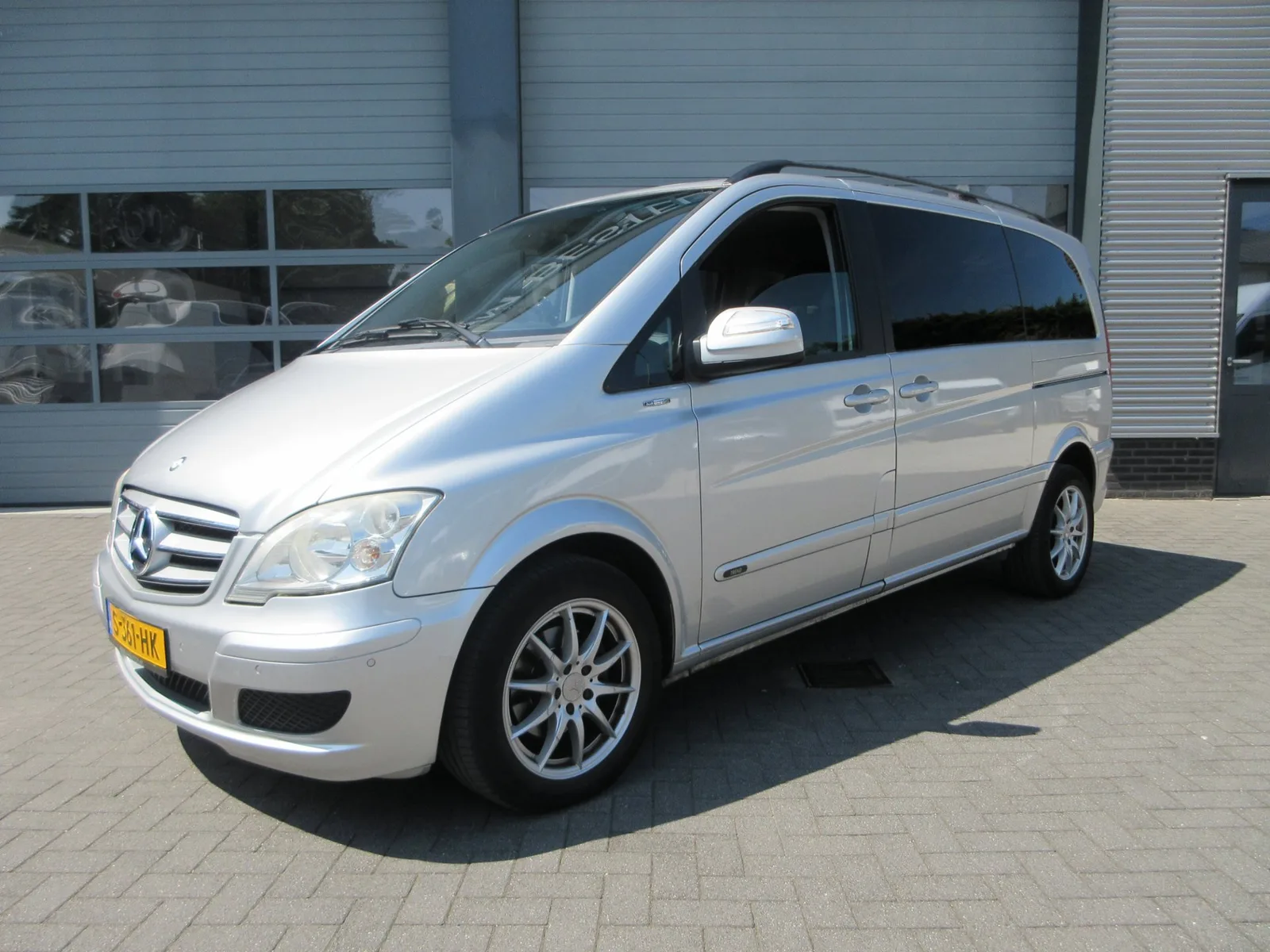 Mercedes-Benz Viano (2011) — foto 1