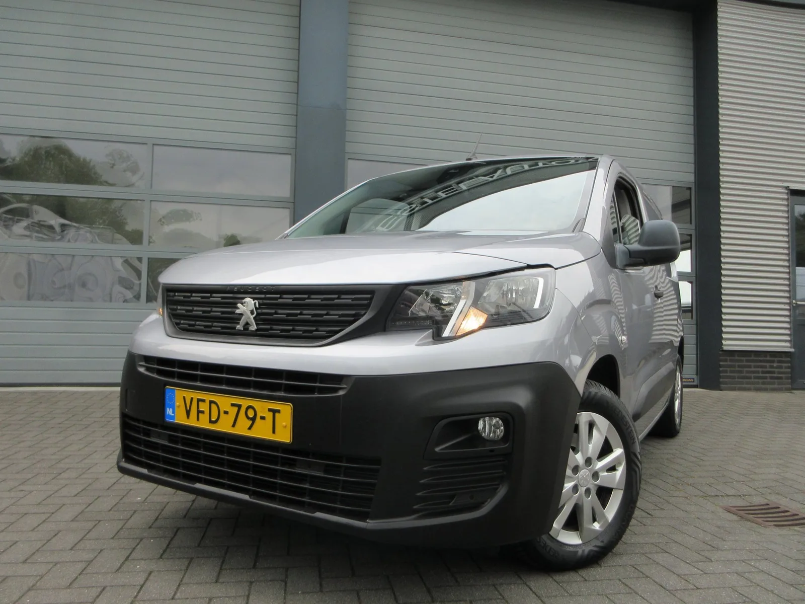 Peugeot Partner (2020) — foto 1