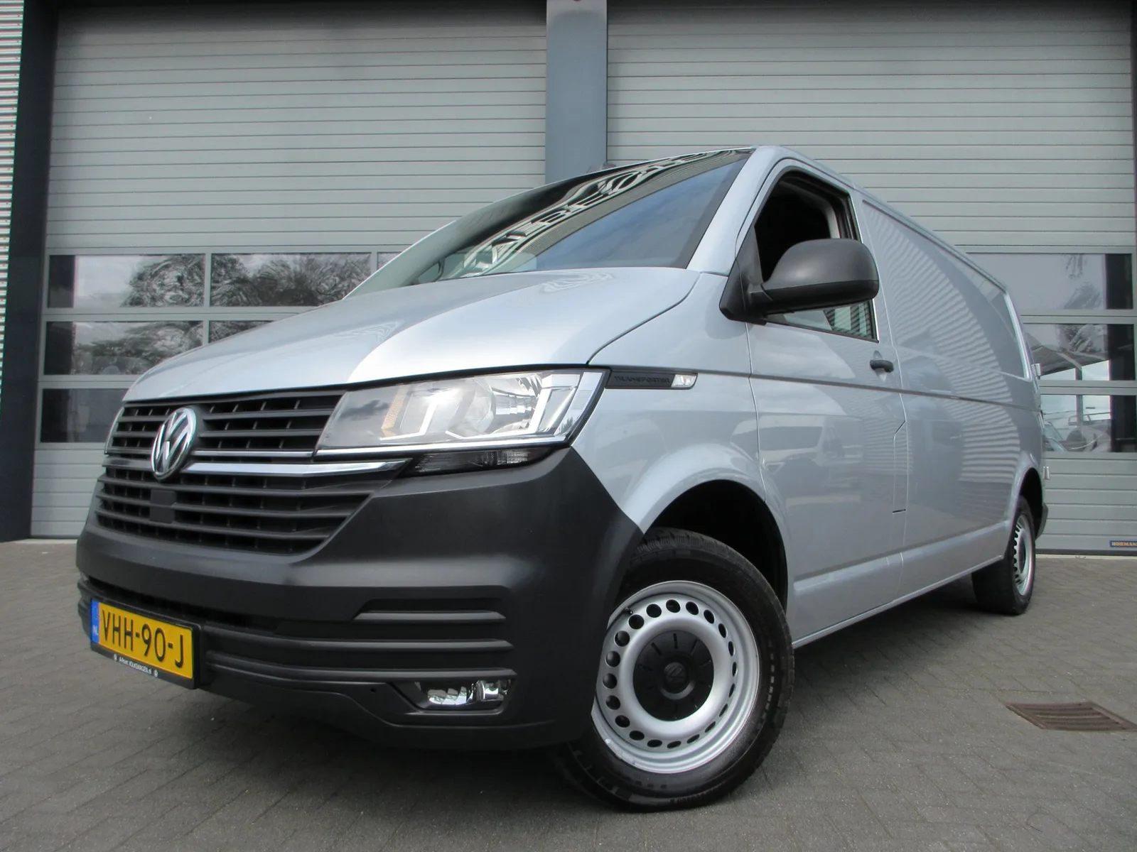 Volkswagen Transporter (2020) — foto 1