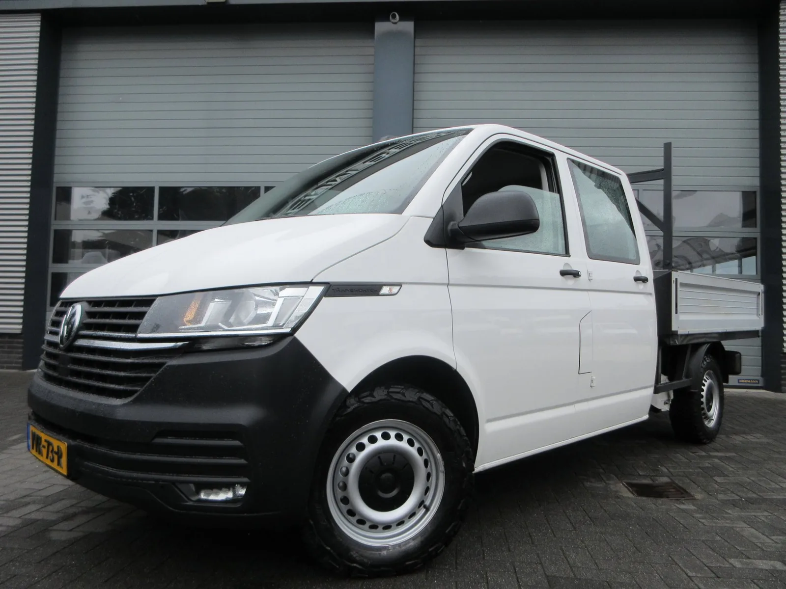 Volkswagen Transporter (2023) — foto 1