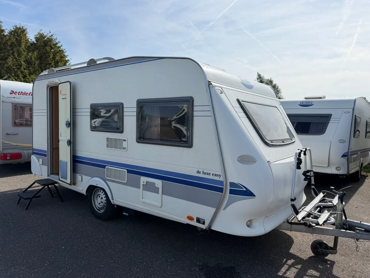 Hobby De Luxe (2026) — foto 1