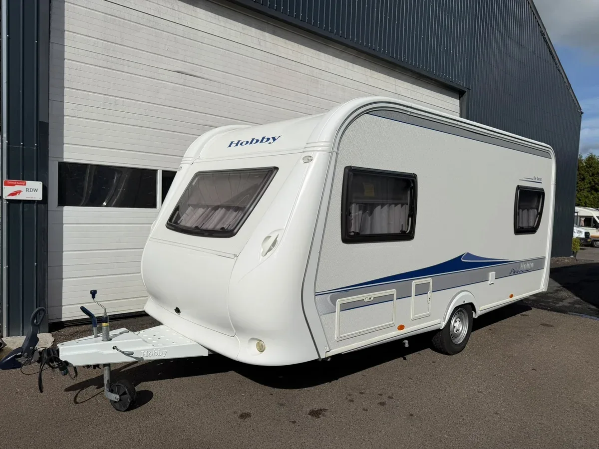 Hobby De Luxe (2026) — foto 1