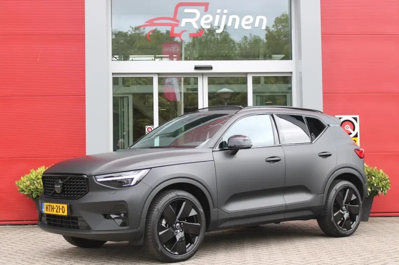 Volvo XC40 (2025)