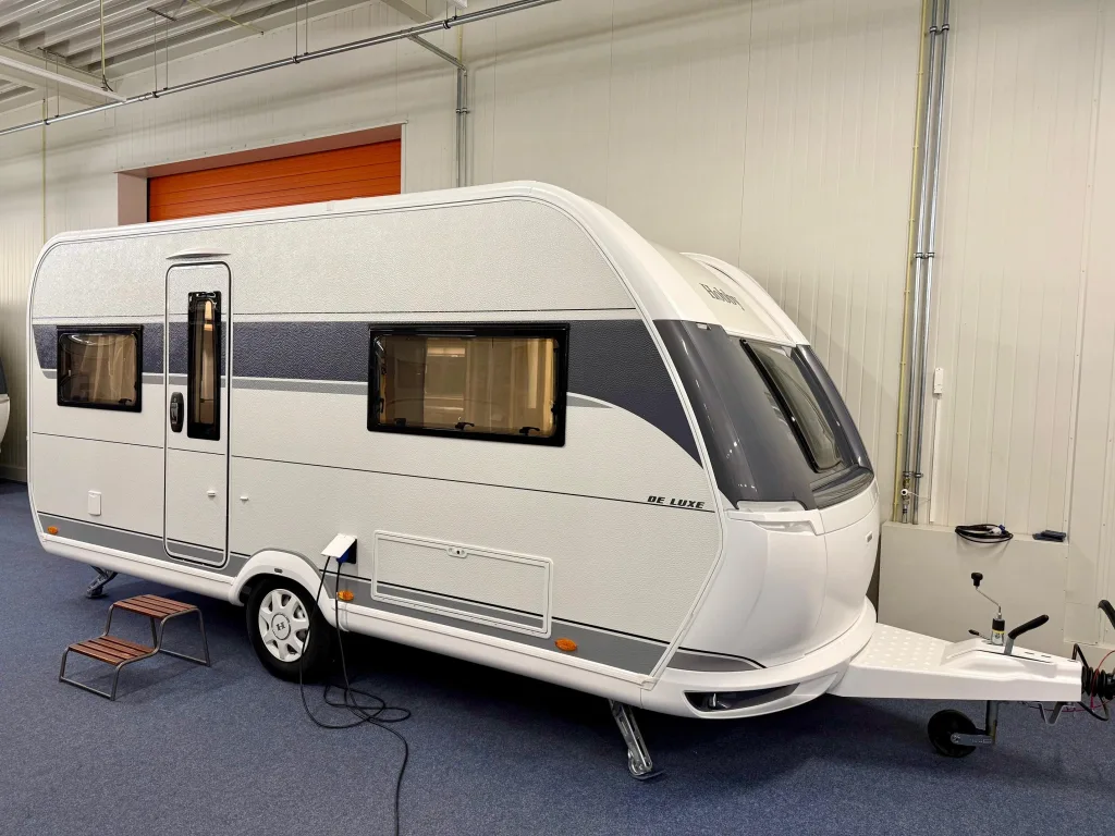 Hobby De Luxe (2026) — foto 1