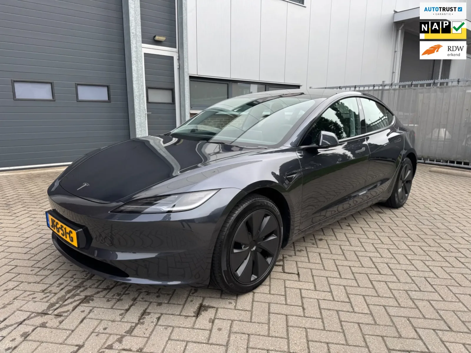 Tesla Model 3 (2025) — foto 1