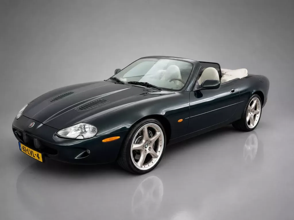 Jaguar XK (2000) — foto 1
