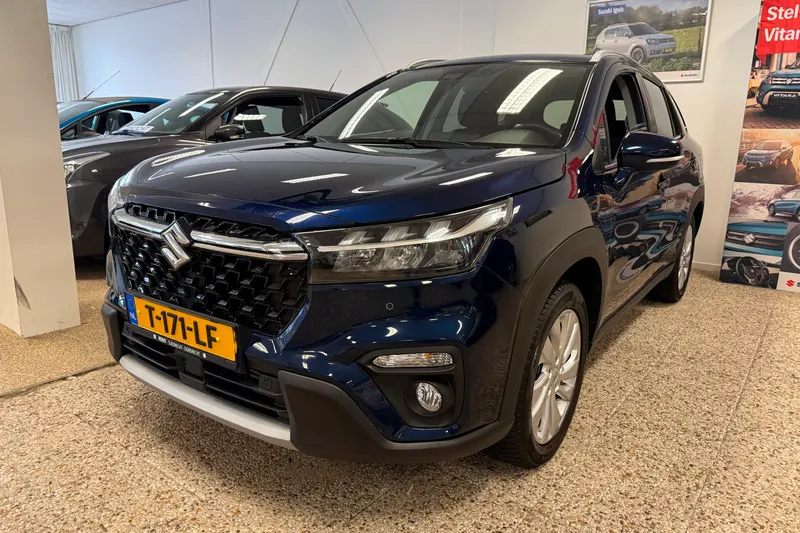 Suzuki S-Cross (2023)