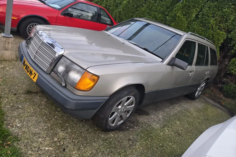 Mercedes-Benz 300 TE (1986)