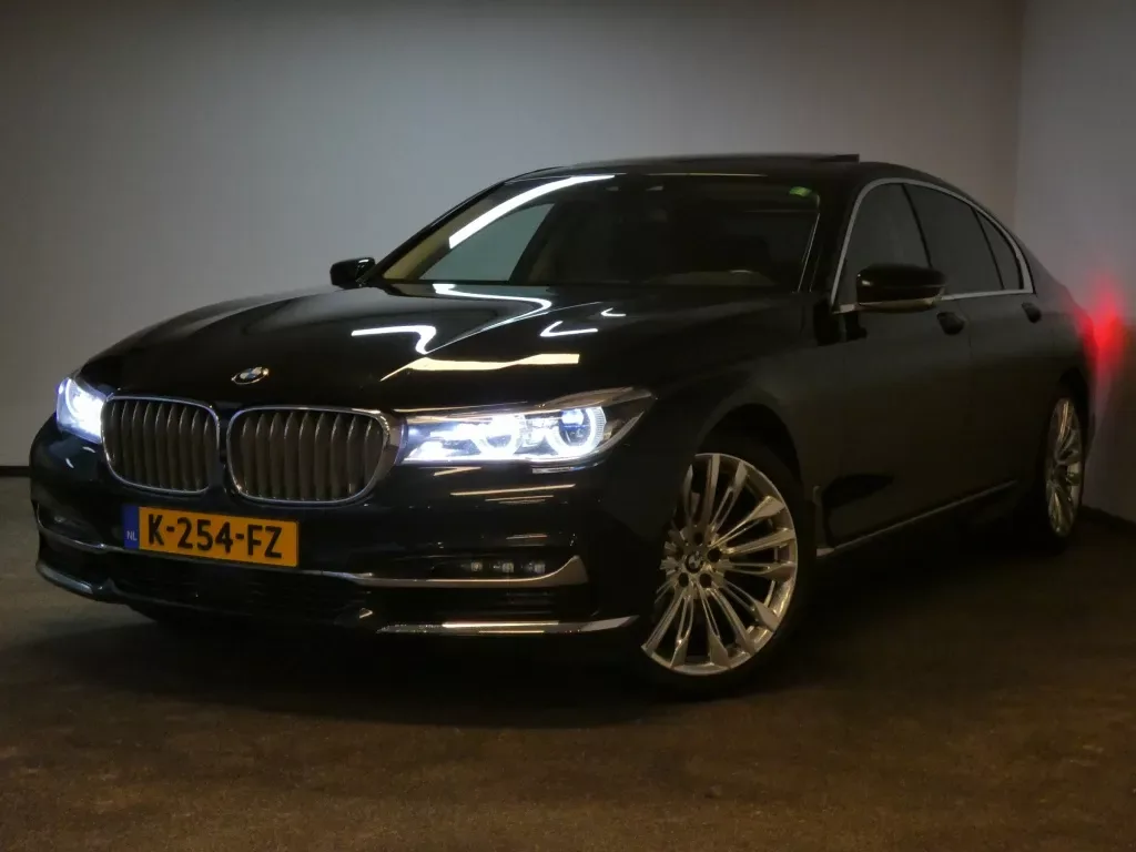 BMW 7-Serie (2016) — foto 1