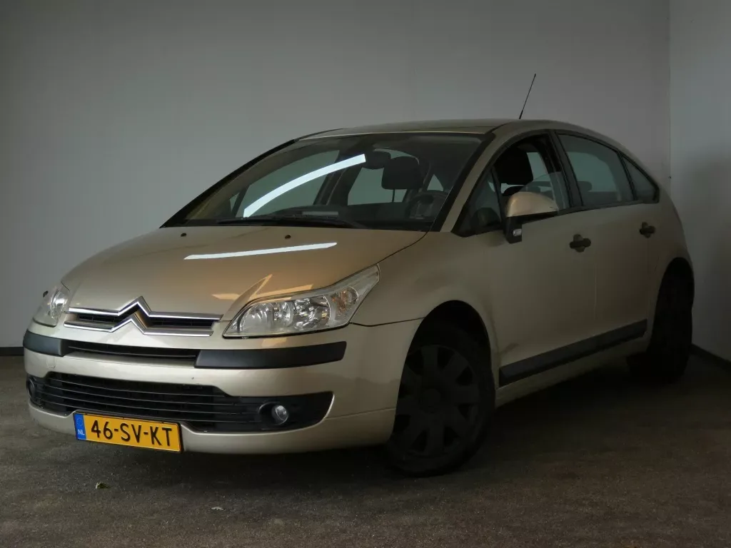 Citroën C4 (2006) — foto 1