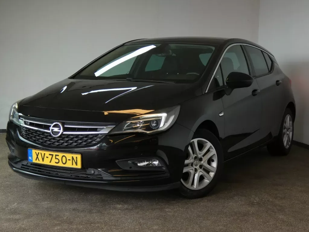 Opel Astra (2019) — foto 1