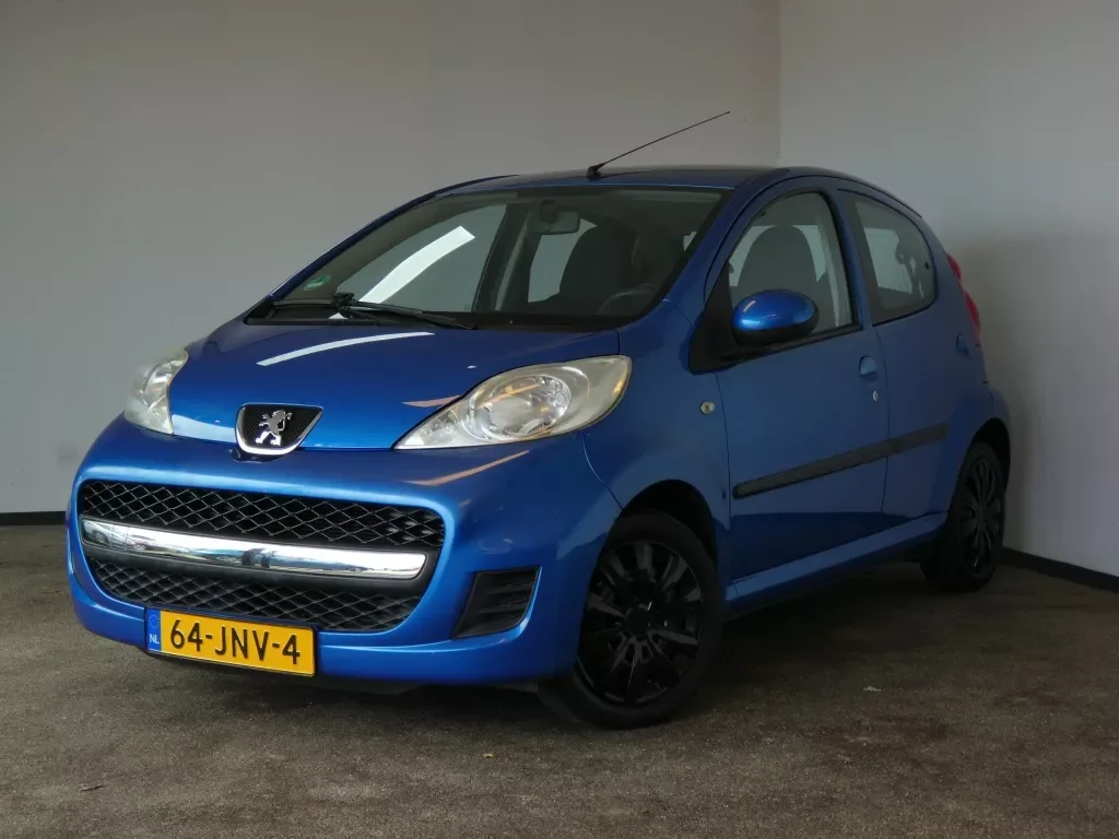 Peugeot 107 (2009) — foto 1