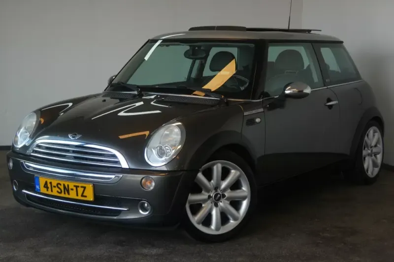 MINI Cooper (2006)
