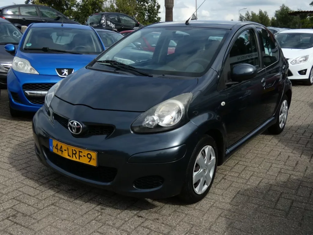 Toyota Aygo (2010) — foto 1