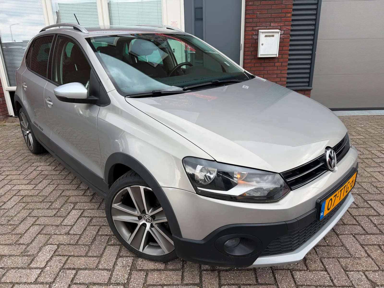 Volkswagen Polo (2012) — foto 1