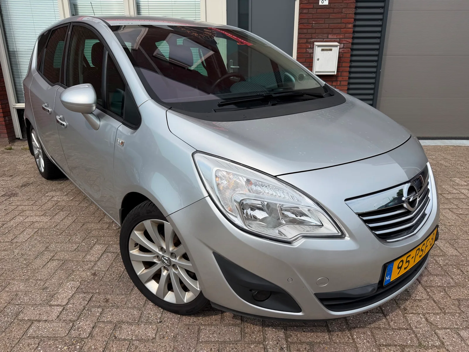 Opel Meriva (2011) — foto 1