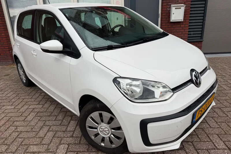 Volkswagen Up! (2017)