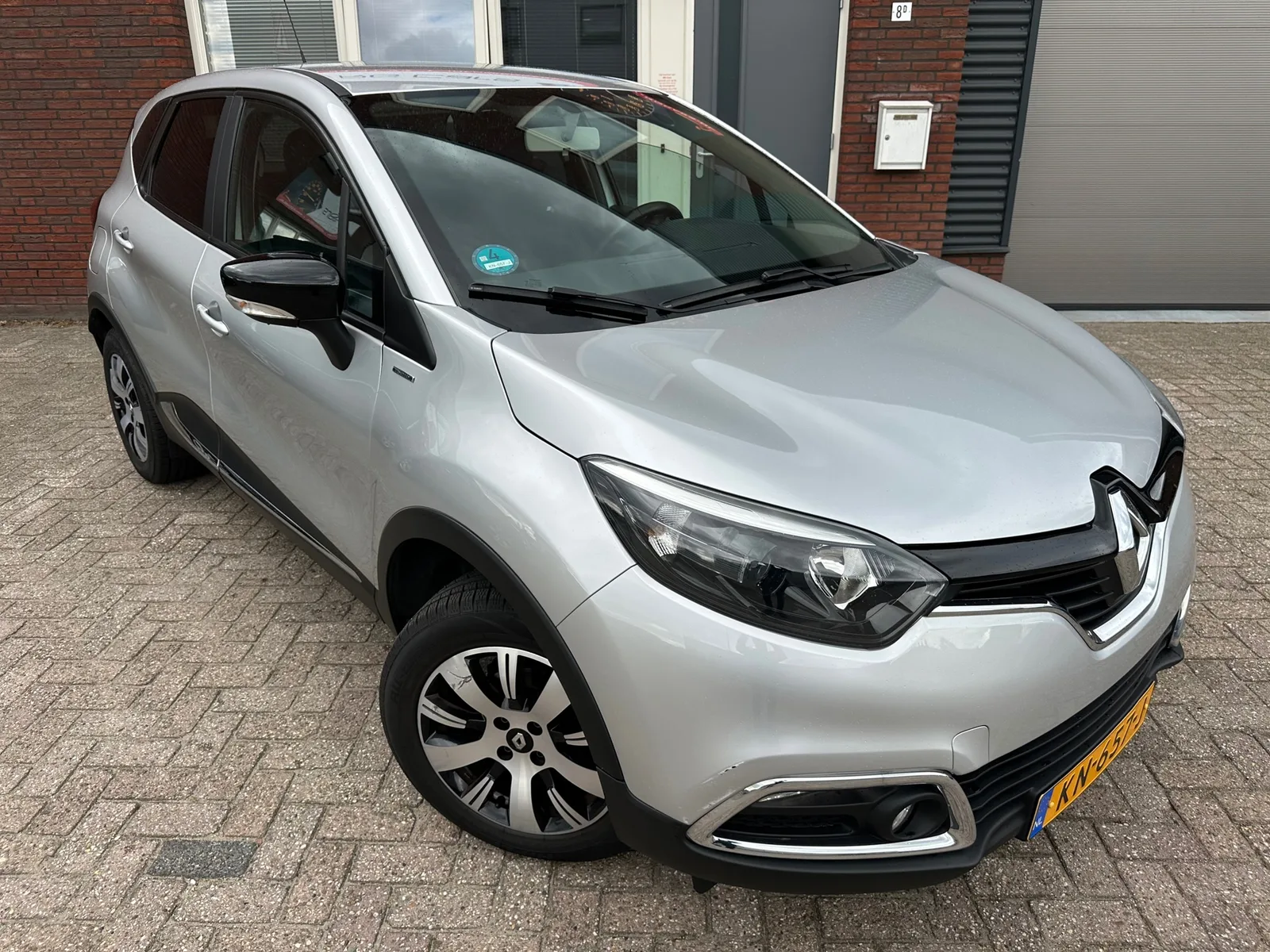 Renault Captur (2016) — foto 1