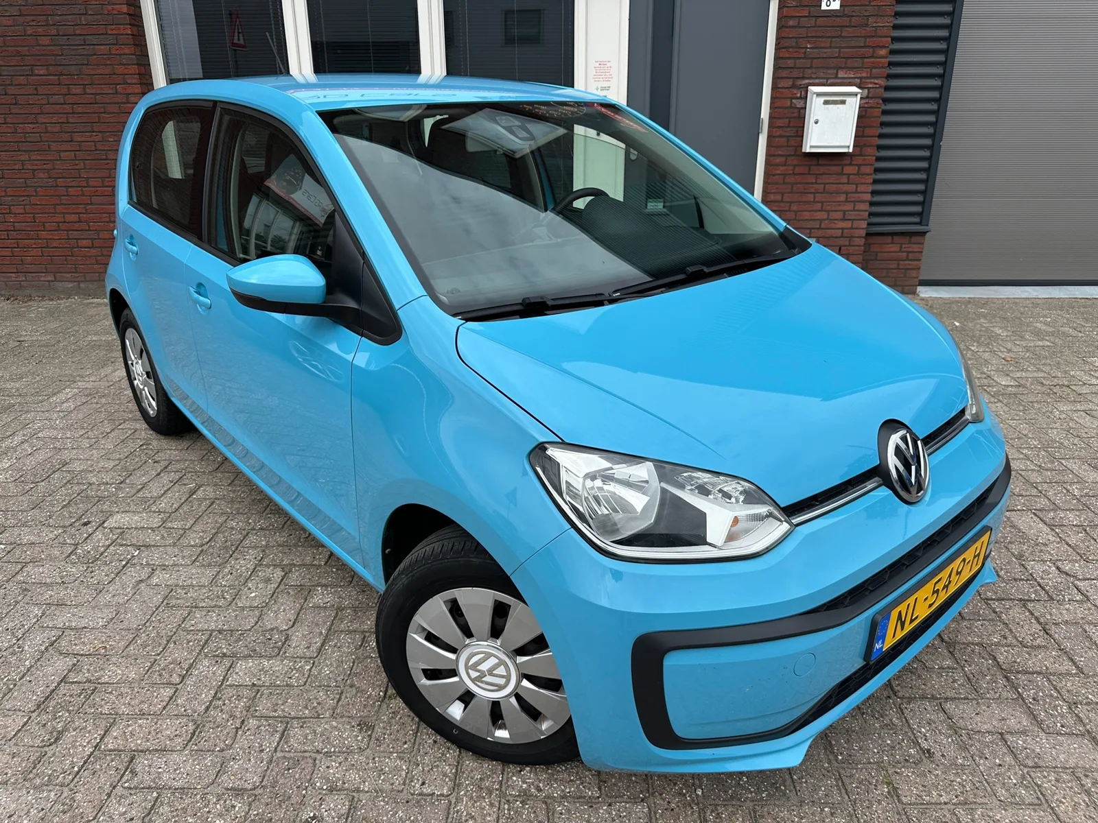 Volkswagen Up! (2017) — foto 1