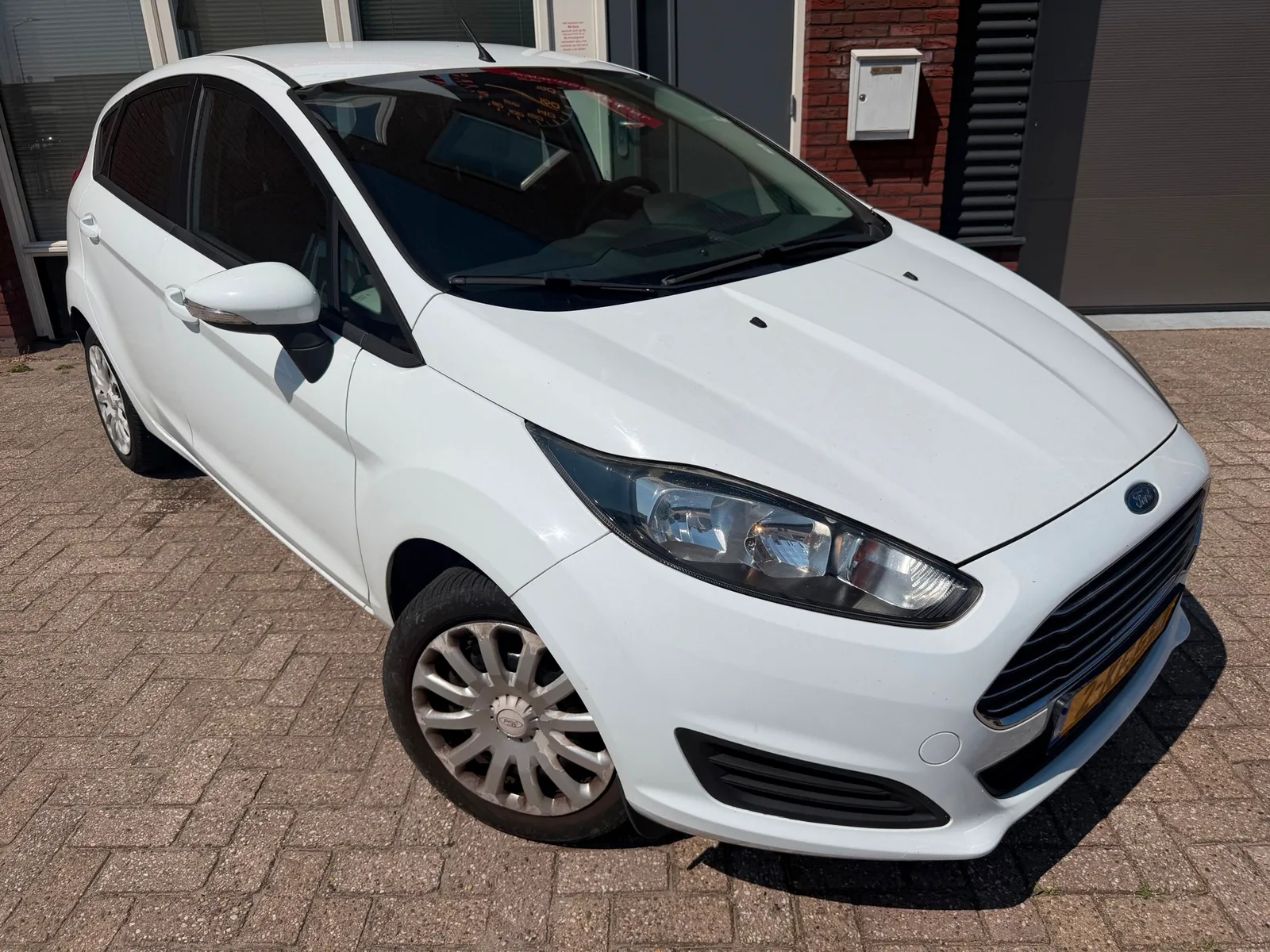 Ford Fiesta (2013) — foto 1
