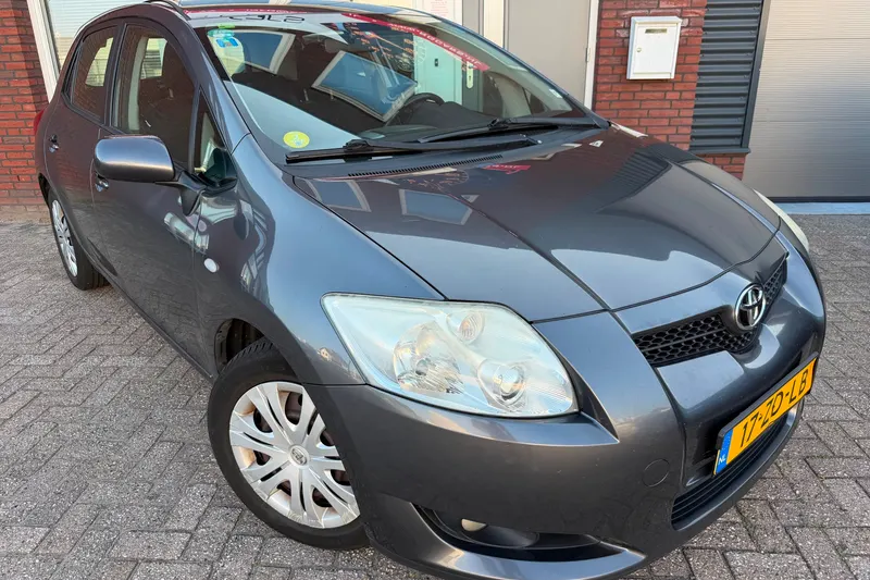 Toyota Auris (2008)