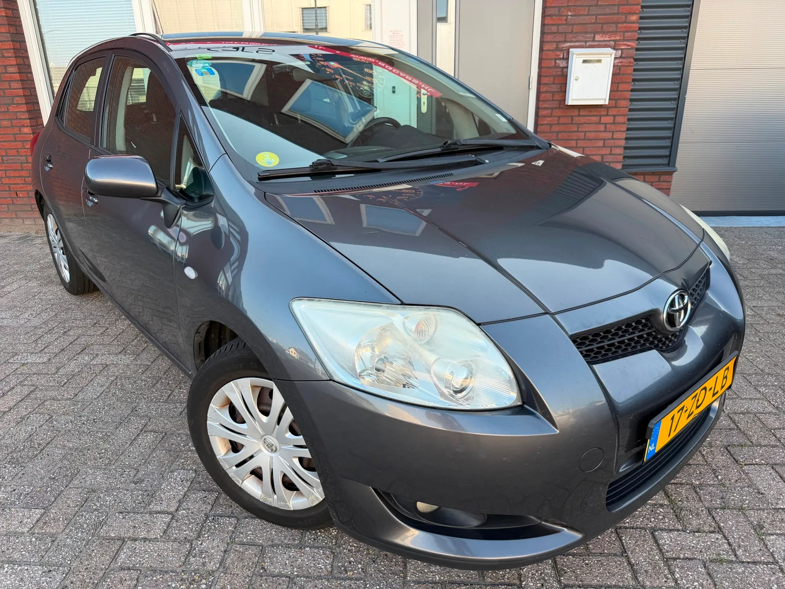 Toyota Auris (2008) — foto 1