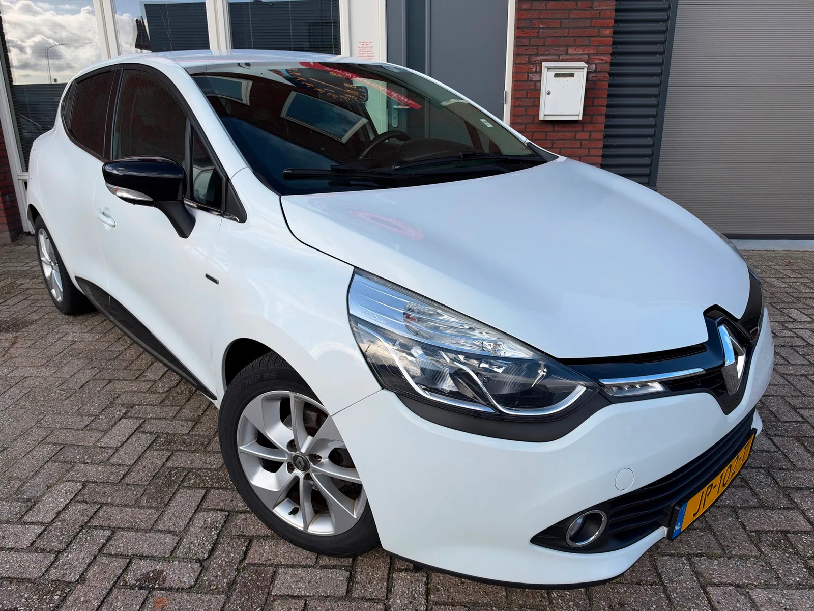 Renault Clio (2016) — foto 1