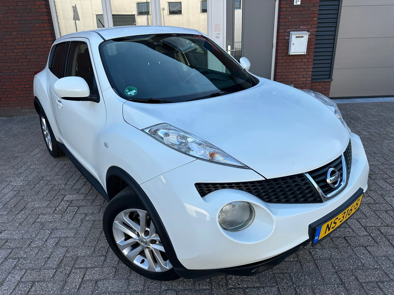 Nissan Juke (2012) — foto 1