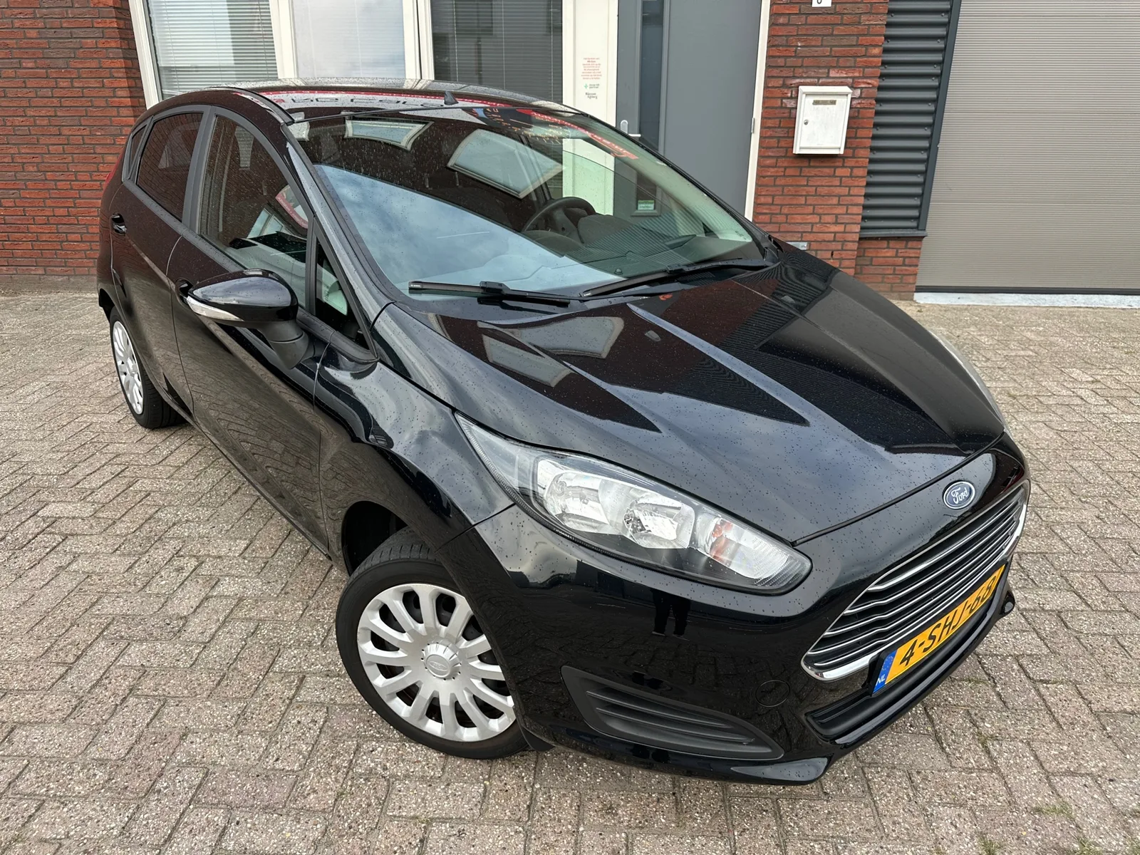 Ford Fiesta (2013) — foto 1