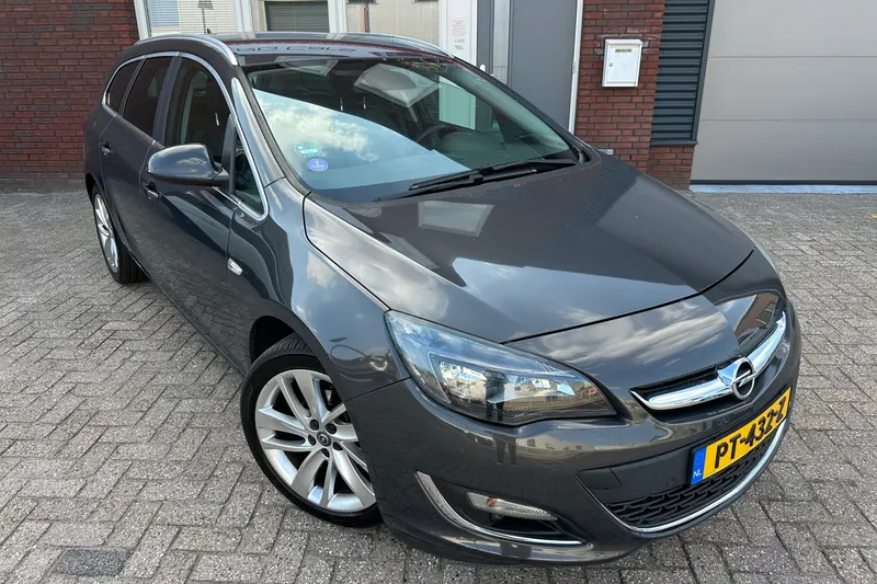 Opel Astra Sports Tourer (2014)