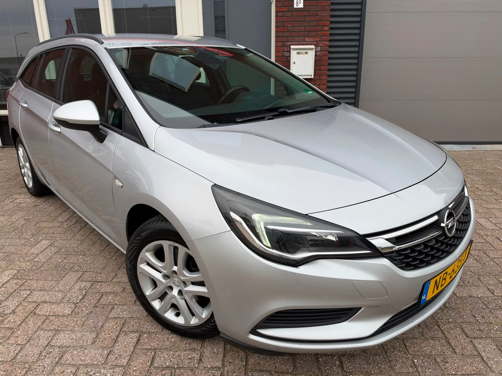 Opel Astra (2017) — foto 1