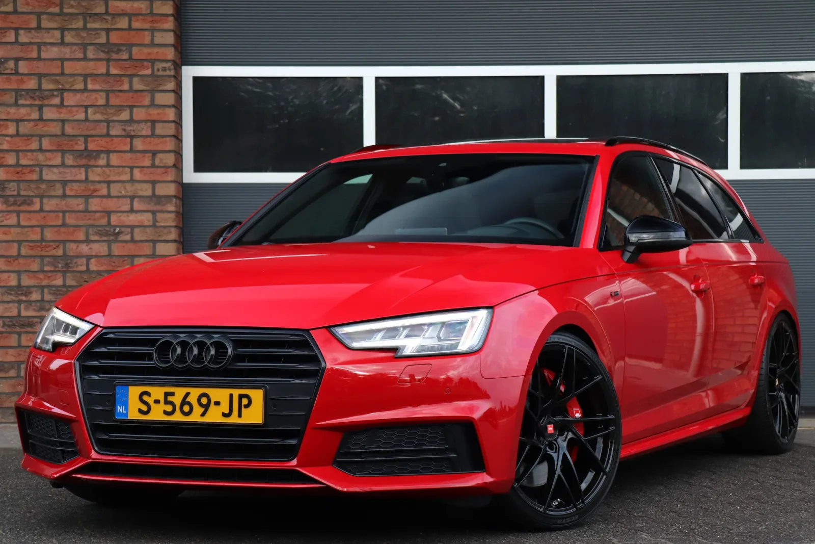 Audi A4 (2017) — foto 1